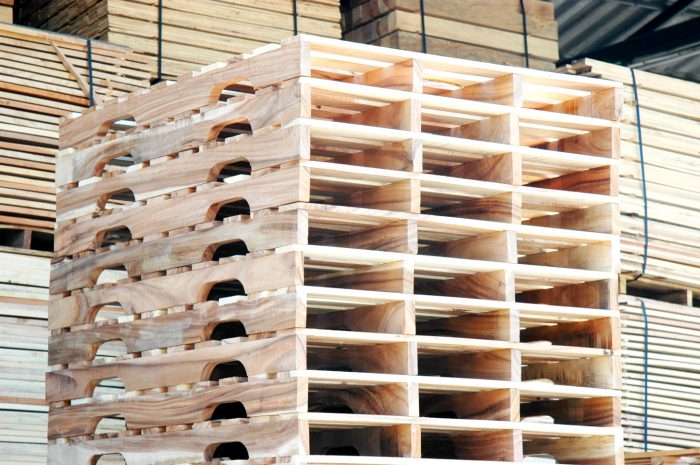 พาเลทไม้ คานเว้าขา | Curved Stringer Wooden Pallets